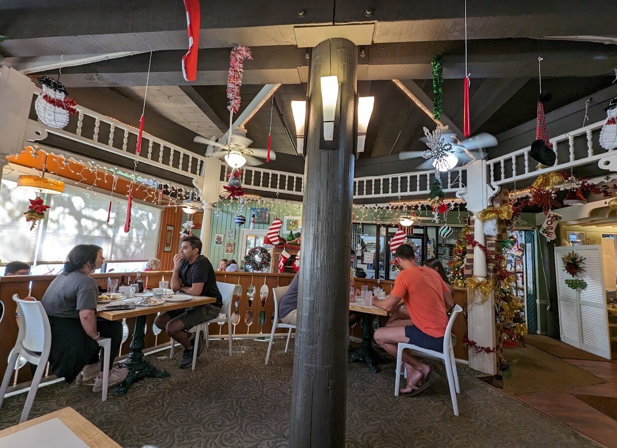 ハワイ シナモンズの定番メニューとザ・バスの行き方！グアバパンケーキがおすすめ！